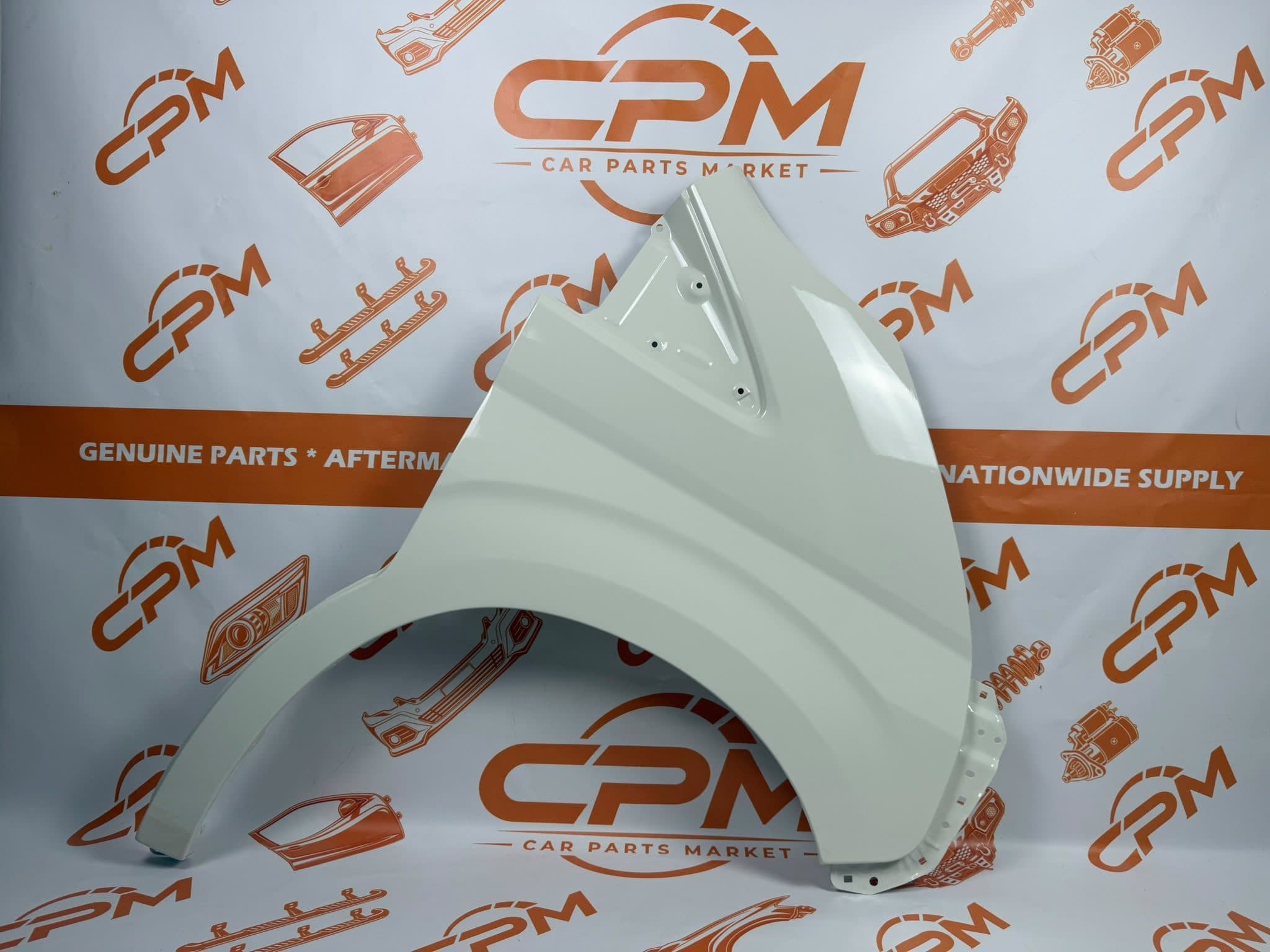 White Guard / Fender Suitable For Toyota Hiace H300 2019-Present - RH